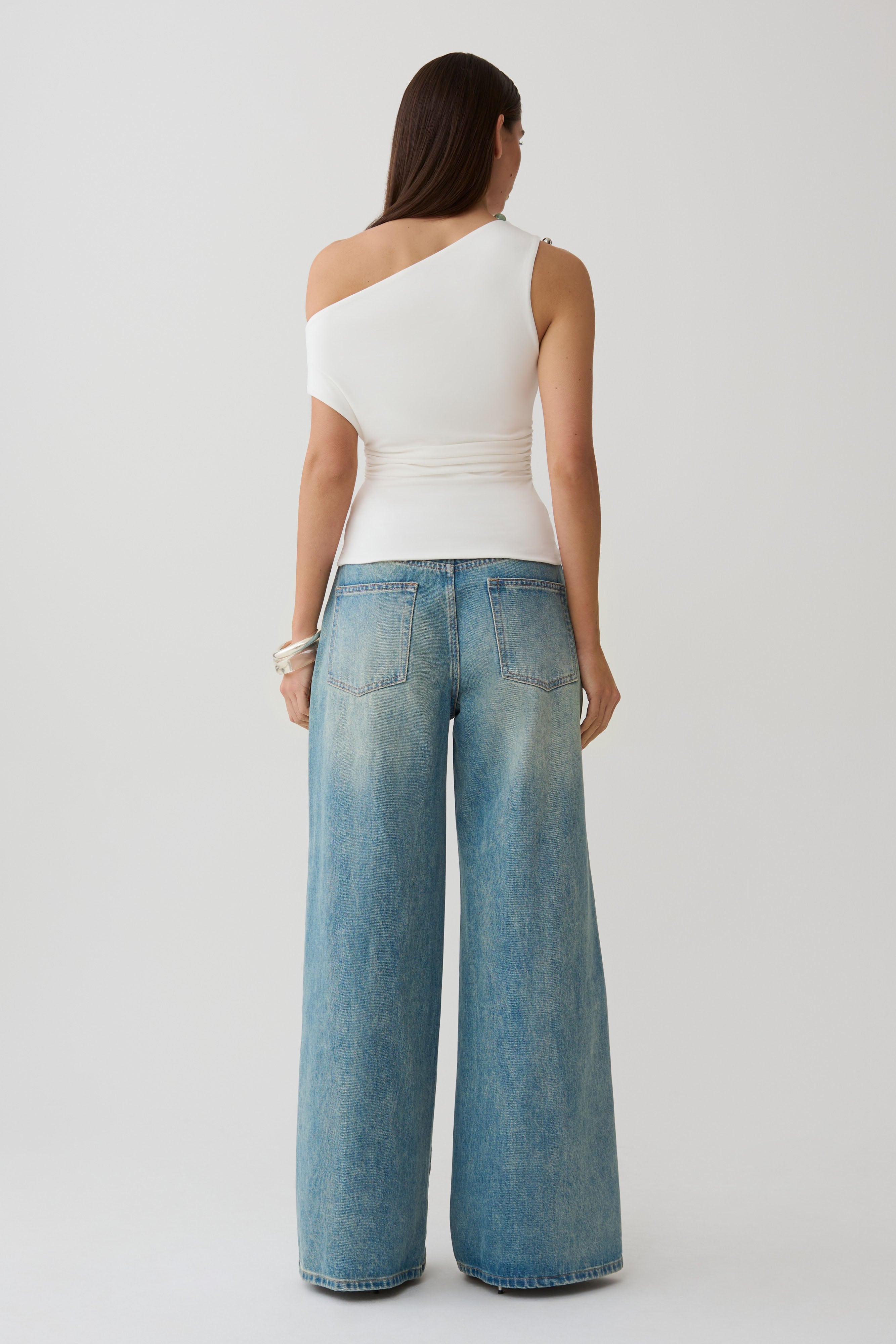 Yuna Short Sleeve Draped Hardware Top - Ivory
