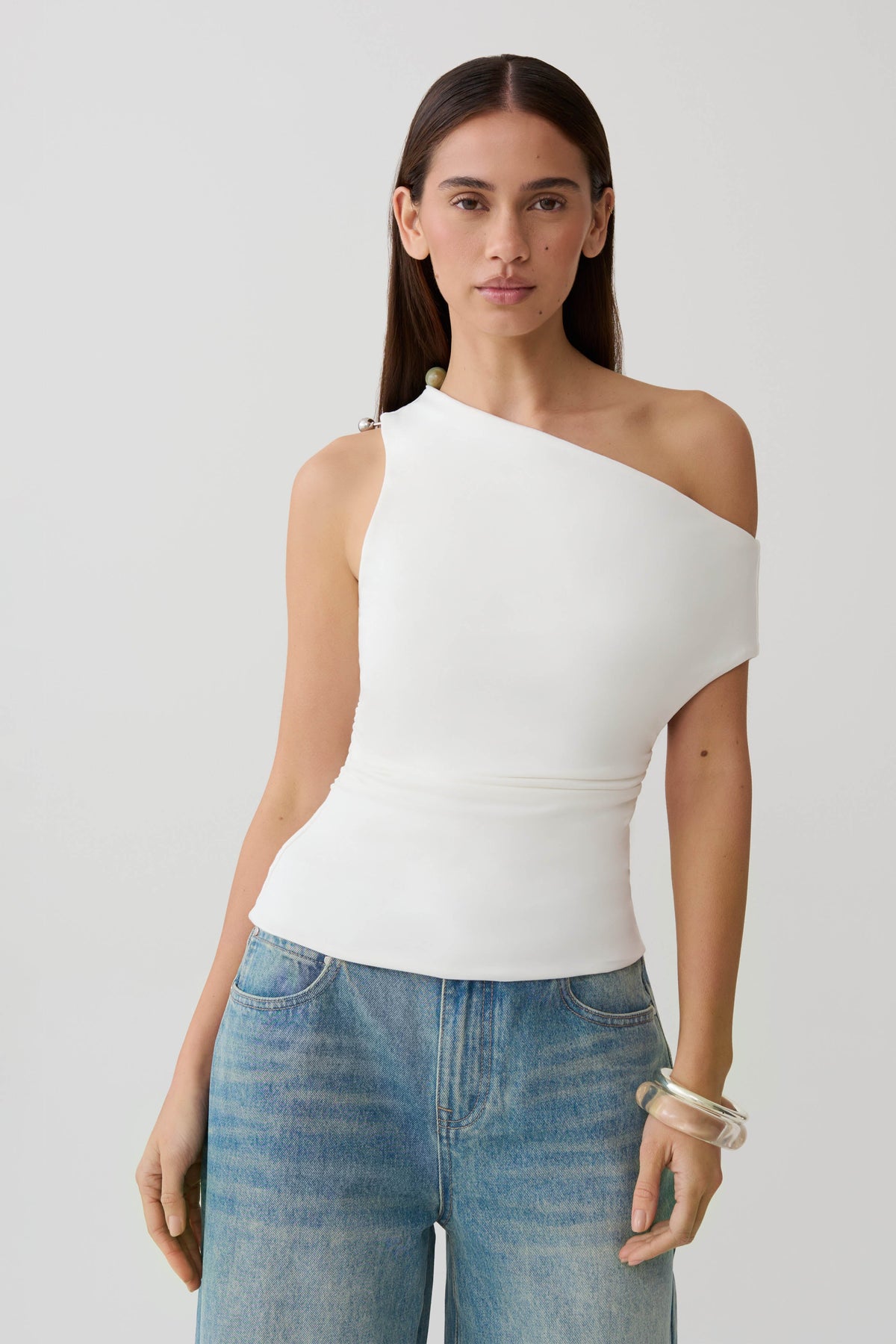 Yuna Short Sleeve Draped Hardware Top - Ivory