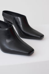 Conne Pointed Mule Wedge - Black